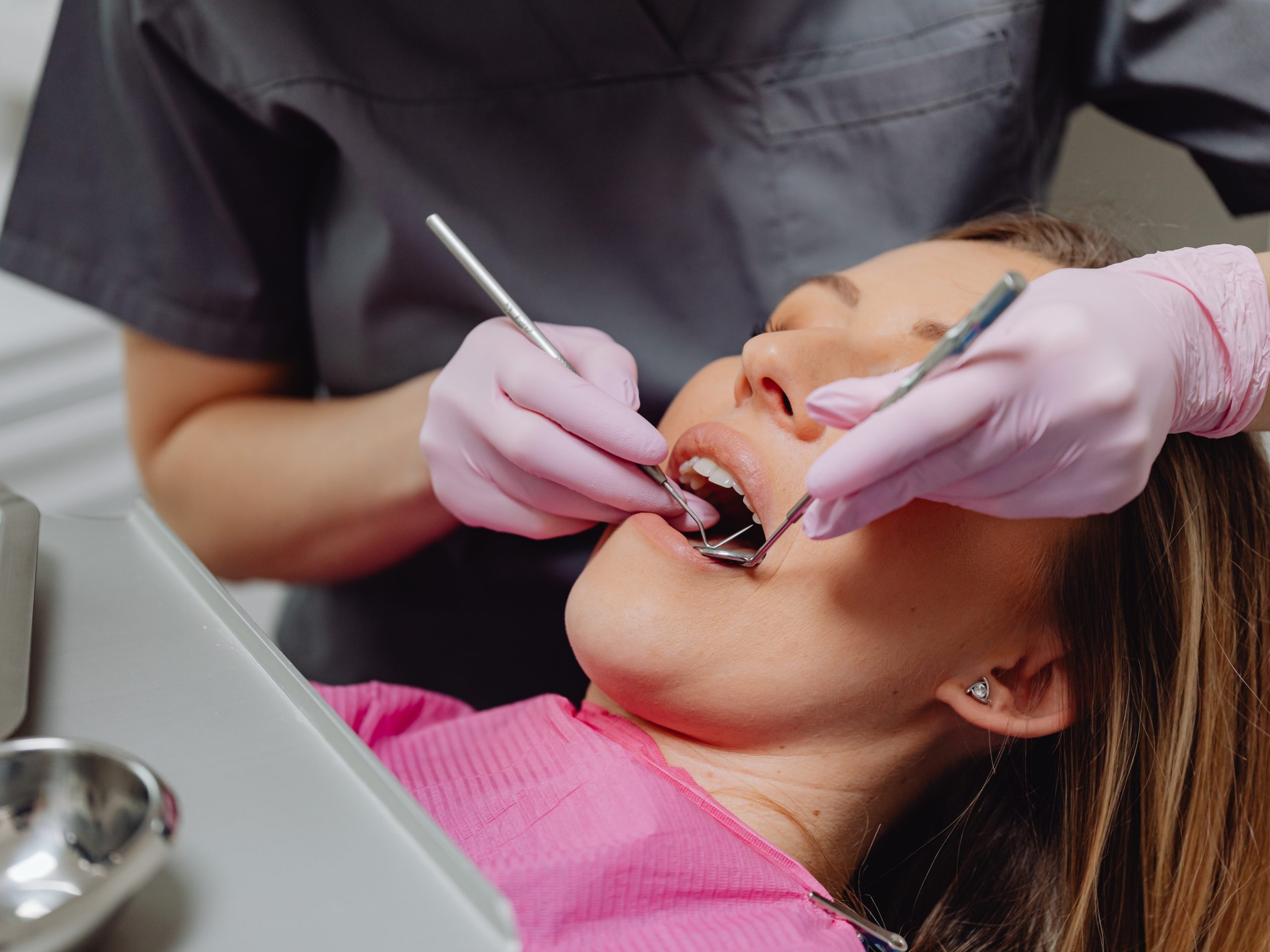 Nhổ răng khôn có đau không mà sao nhiều người lo lắng đến vậy